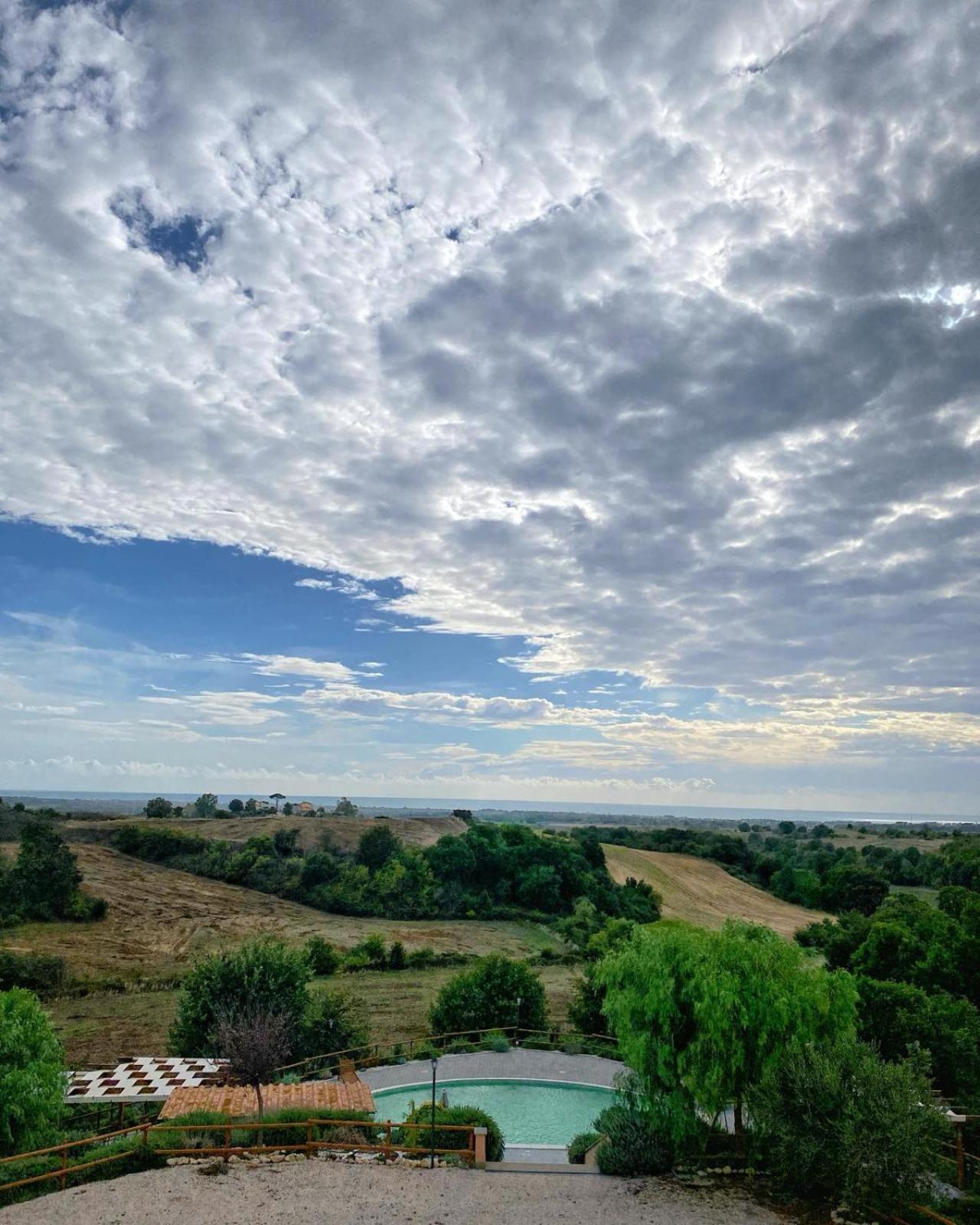 Love Nests By The Bell Tower Lodge Palidoro Bagian luar foto